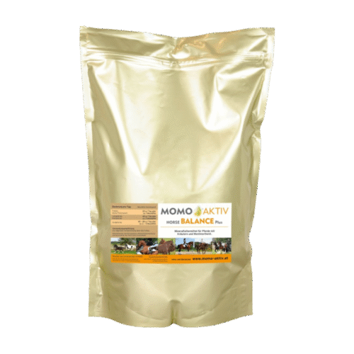 Eine goldene Verpackung von MOMO-AKTIV HORSE BALANCE Plus mit einem Etikett, das verschiedene Pferde in einer Gruppe zeigt